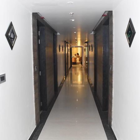 Hotel Parklane Агра Экстерьер фото
