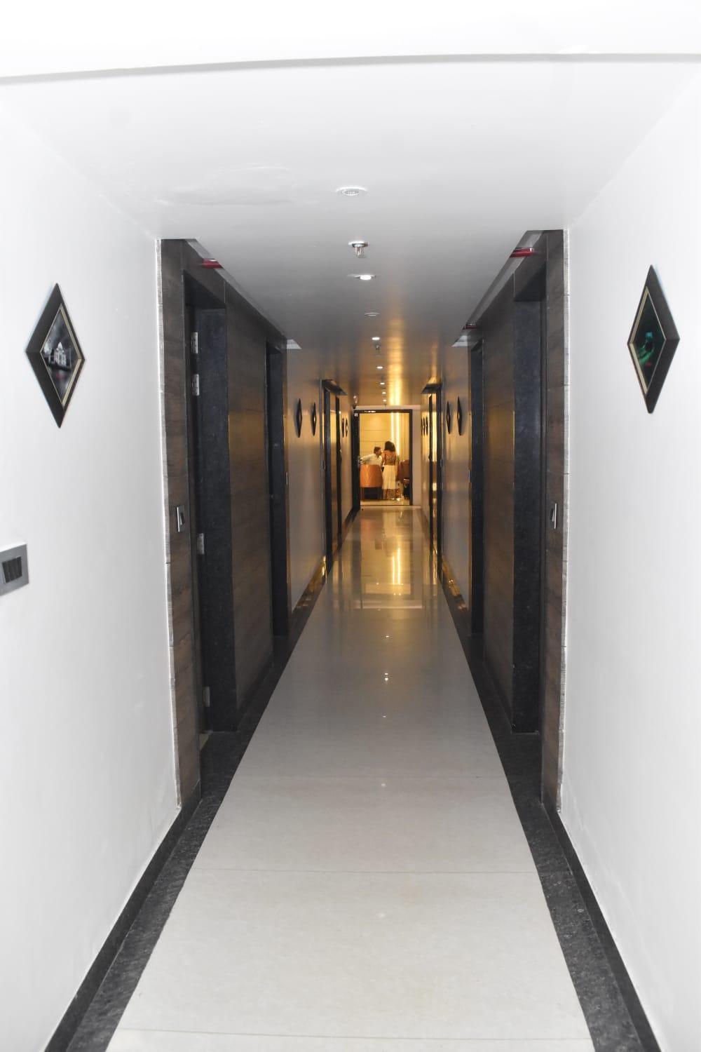 Hotel Parklane Агра Экстерьер фото