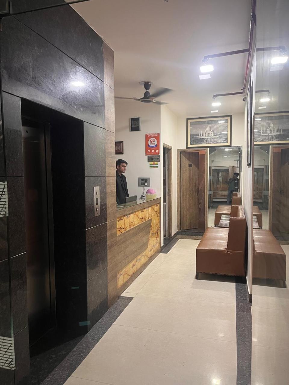 Hotel Parklane Агра Экстерьер фото